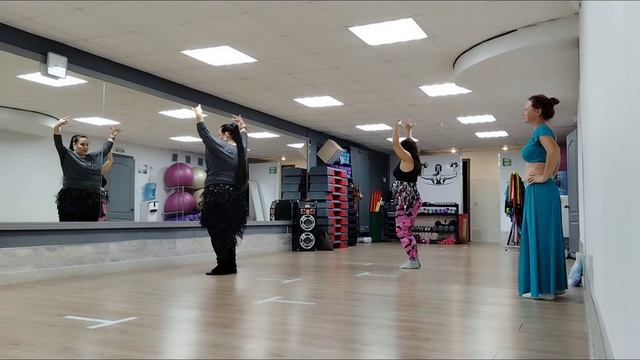 03-10-2025 Группа АЙВЕНГО учит танец. 👯☺️💃