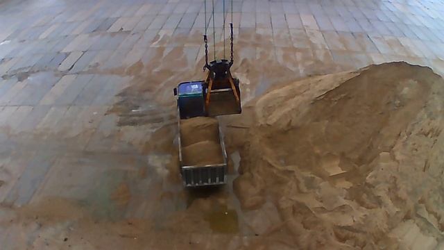Работа на портальном кране 13 ( грейферная погрузка)