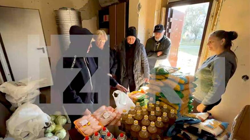 Корреспондент «Известий» Евгений Быковский доставил гумпомощь в Угледар