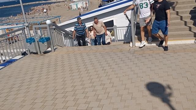 Анапа. Сегодня погода шикардос! Вернулось лето! Пляж Высокий Берег 4 октября 2025. 12.30