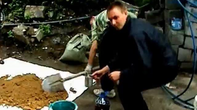 Приготовление ЭМ-колобков для очистки водоема