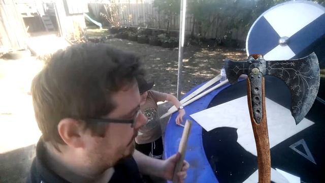 Shadiversity 247. Сделал топор Кратоса из «God of War» за 40 долларов