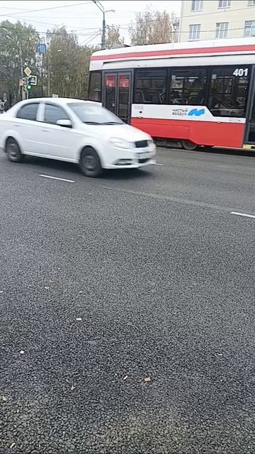 проехали два трамвая