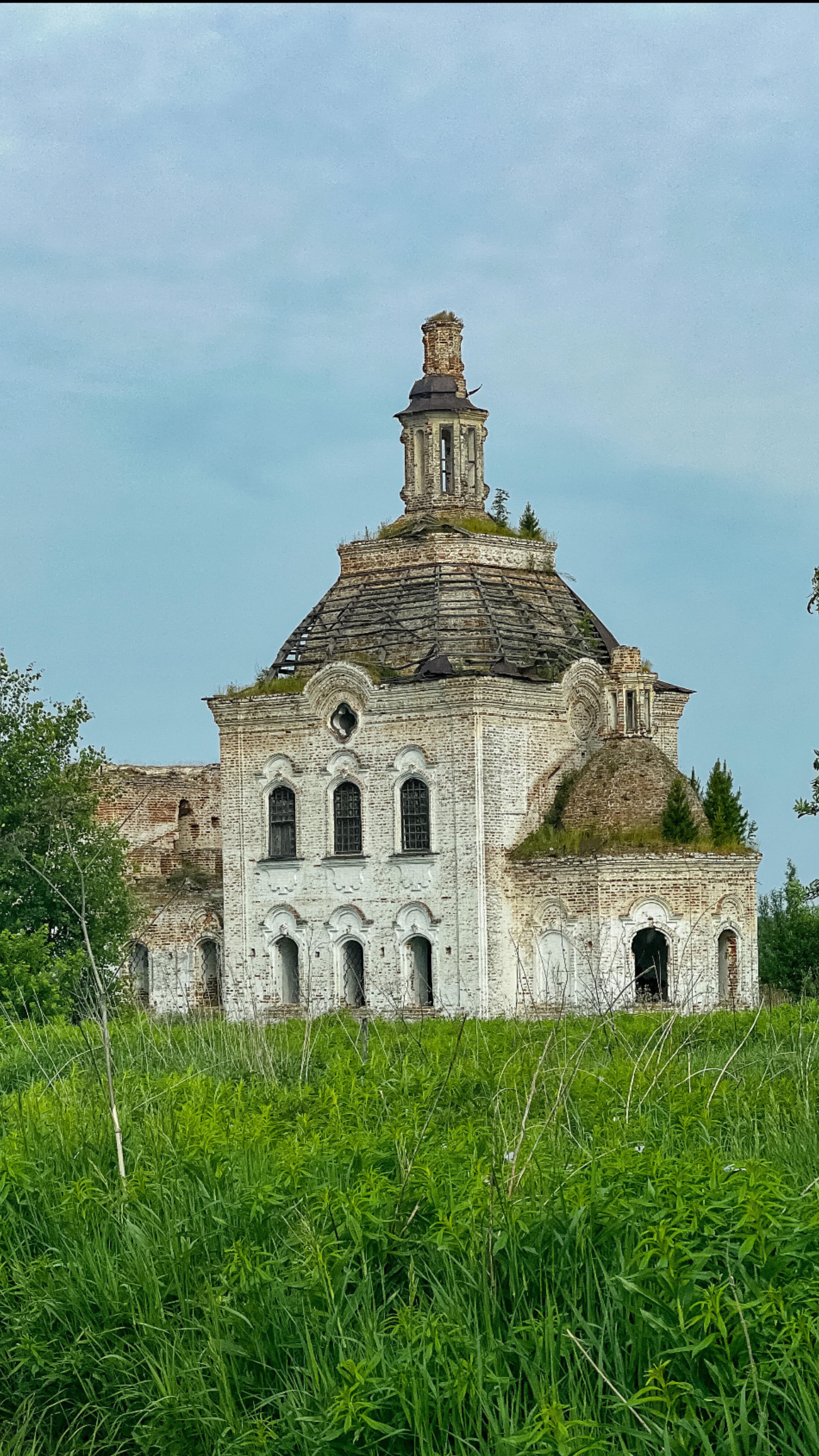 Едем к заброшенной церкви 800-х годов