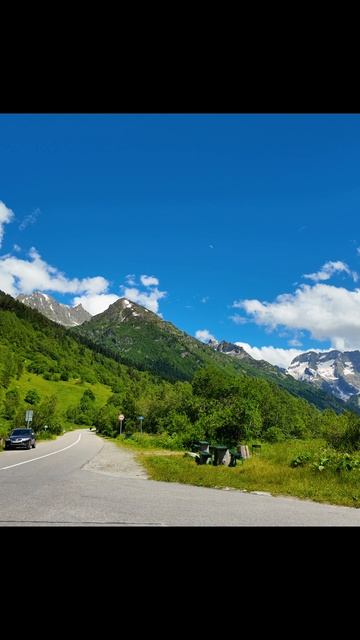 В запрещенном озере купаются, чтобы излечиться.