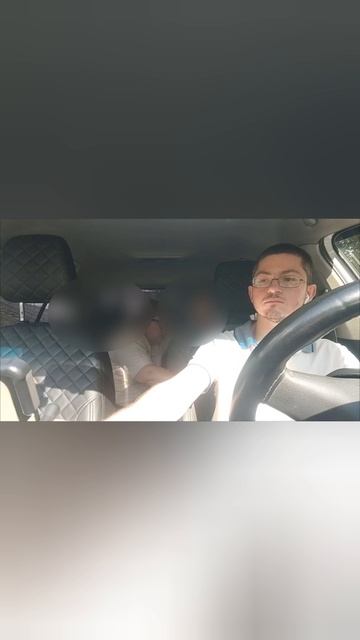 Пассажир не хотел пристегиваться ремнем безопаности. часть 1