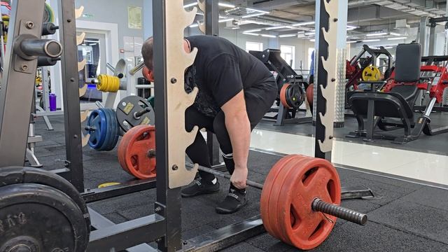 Показал легкую тягу в замок 170 кг.