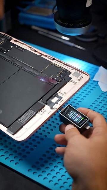 Разбор IPad, который не заряжается