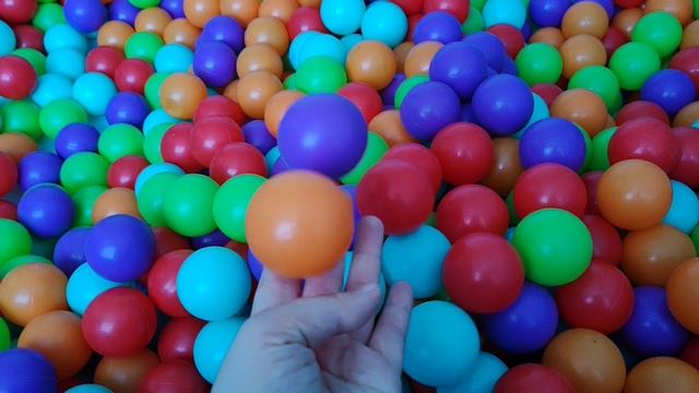 04-10-2025 сделали сухой бассейн в детской в деревне