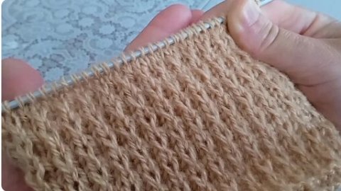Простой лёгкий узор спицами. Тканный.