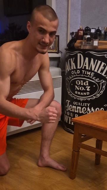 Челлендж с табуреткой, попробуй!