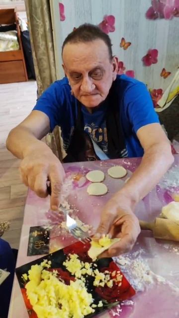 Сегодня в гостях у нас сват, готовили вареники🤗 Процесс приготовления в эфире 👍