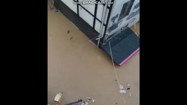 Кошмарные катаклизмы Смерч, град, наводнение. Природа мстит нам