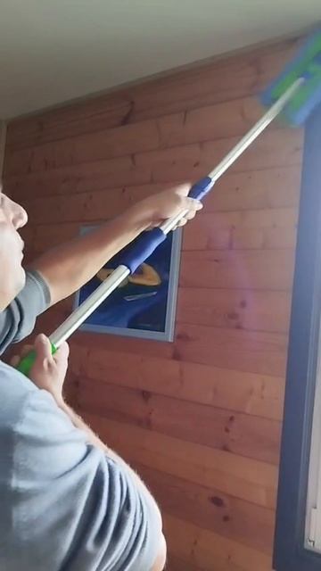 КОГДА ПАПА УБИРАЕТСЯ, дело доходит до самых дальних уголков. 
залазит в те места, куда никто не зала