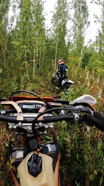 Момент с эндуро гонки на Байкале🏍 класс железо,  почему KTM не обогнал Husqvarna ?