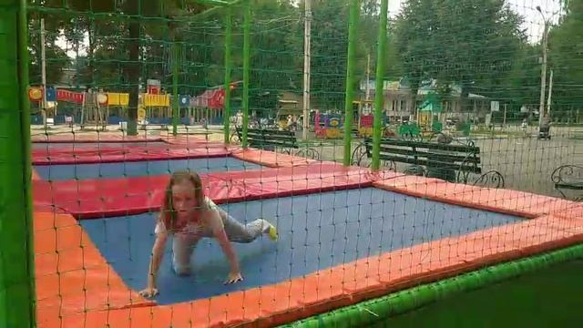 делаю стойку кувырок