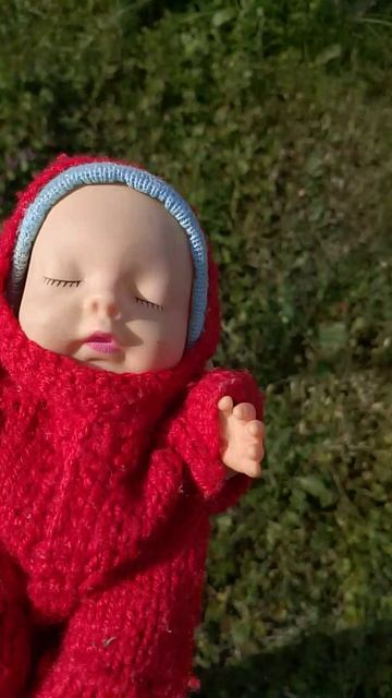 игор нюхает цвиточки