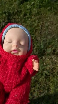 игор нюхает цвиточки