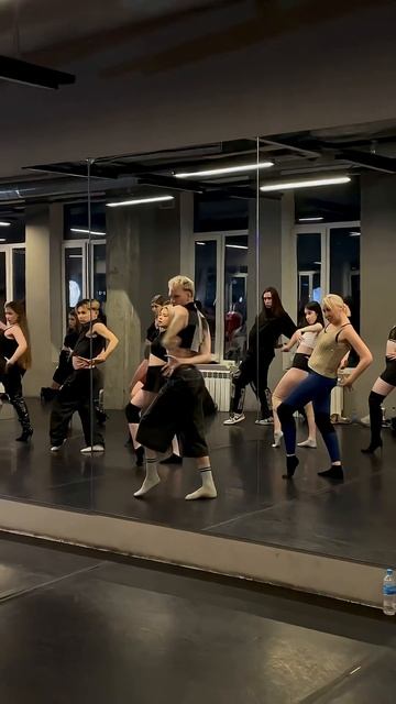 Vogue занятия в Москве и Онлайн Запись в инст/тг #voguedance #вог #танецвог #танцы #vogue