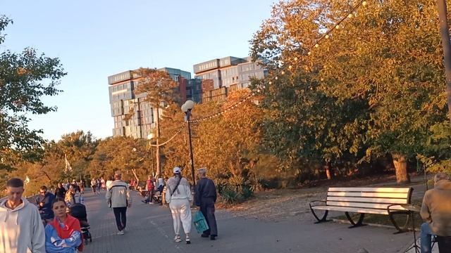Анапа. Лайтовый вечерок на набережной 5 октября 2025. 18.00