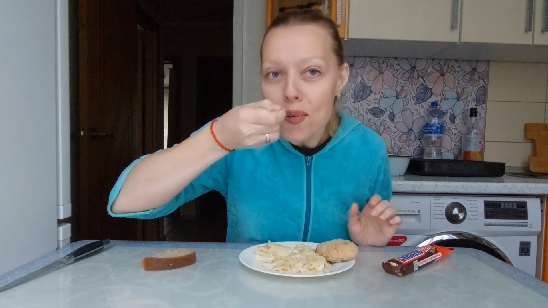 Мукбанг КУРИНЫЕ котлеты запеченые в духовке 🍳 с сыром и пастой на обед!
