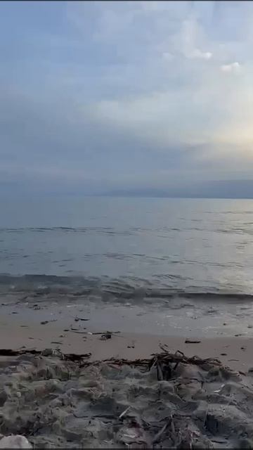 Октябрьское море в Греции