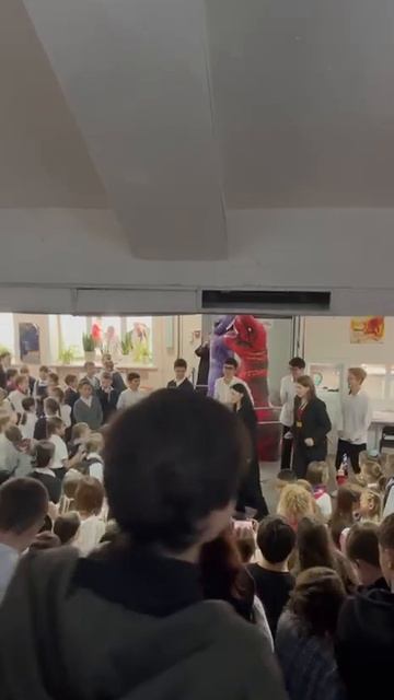 День учителя прошел в 52 школе Оренбурга🦖