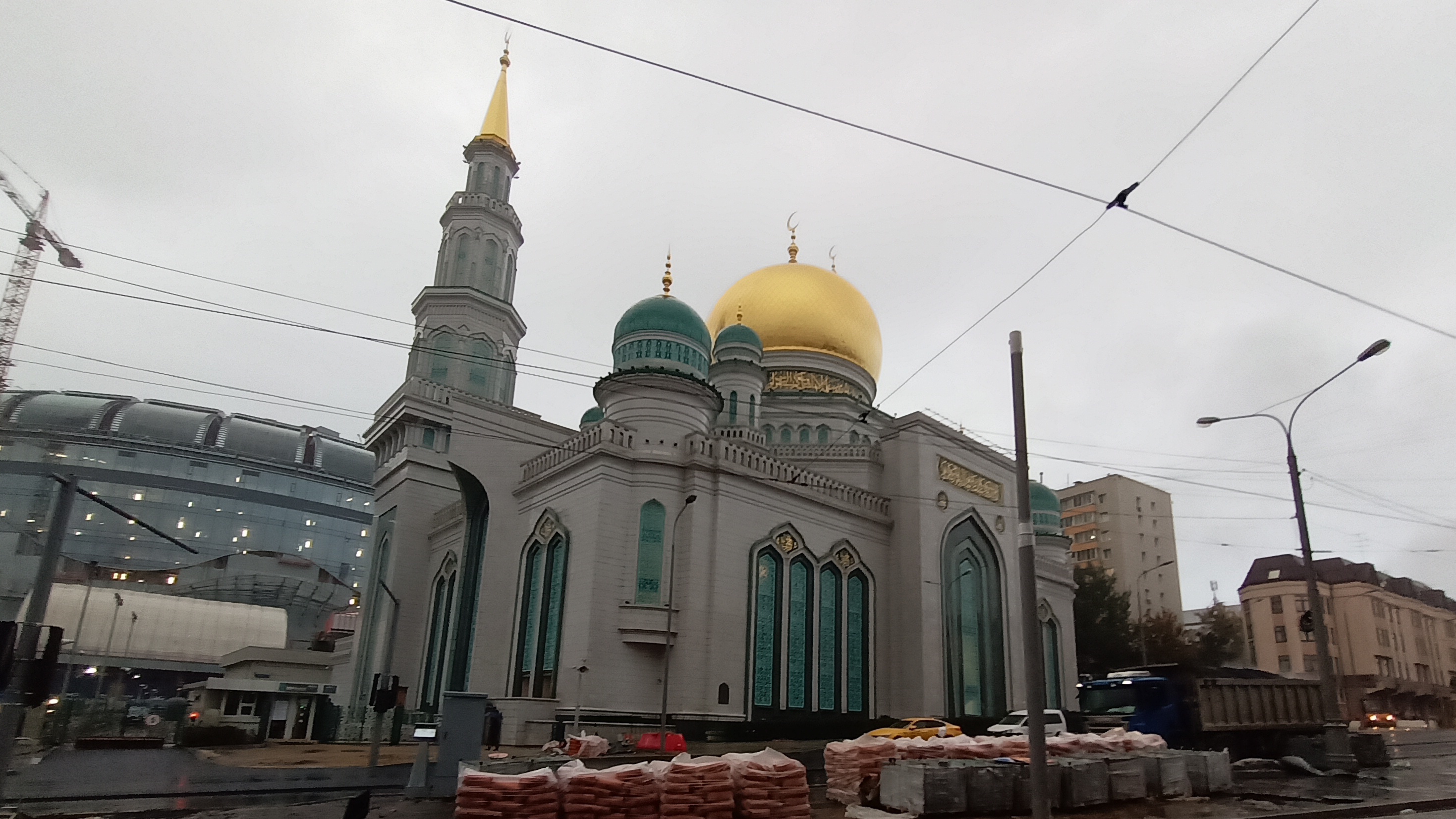 Самая большая Соборная мечеть в Москве.