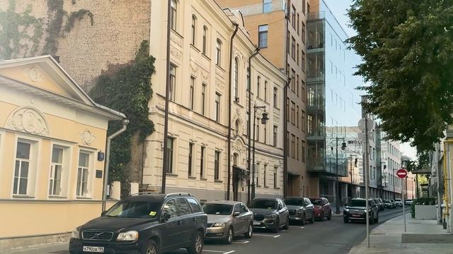 👀 Прогулка по Москве: Красотки, центр и бурлящие улицы! 🏙️💃