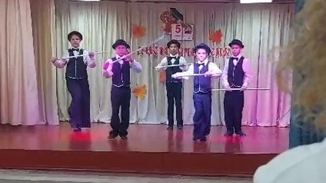 Танец Чарли Чаплин.