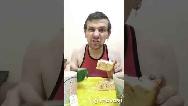 Обжор мукбанг, чаепитие, яблочный пирог Шарлотка