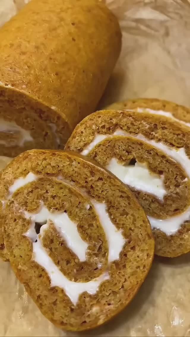 Морковный рулет очень вкусный! Такой рулет съедается за раз! Проверено не раз 👌