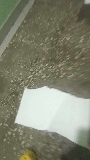 пенопласт поделил на 2