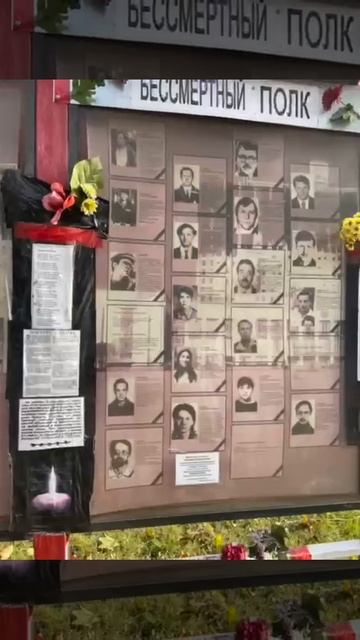 Их убили,чтобы не мешали покупать себе яхты и строить дворцы.