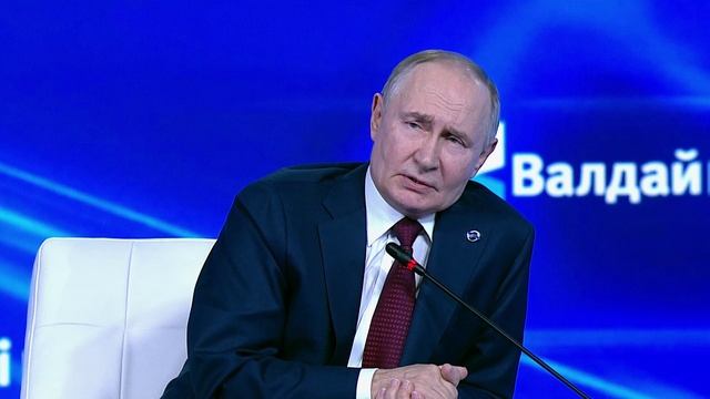 «Санкции не сломили»: Путин о том, как Россия выстояла и идёт дальше