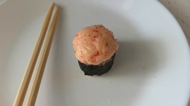 Дочь кормит, а я хвалю
