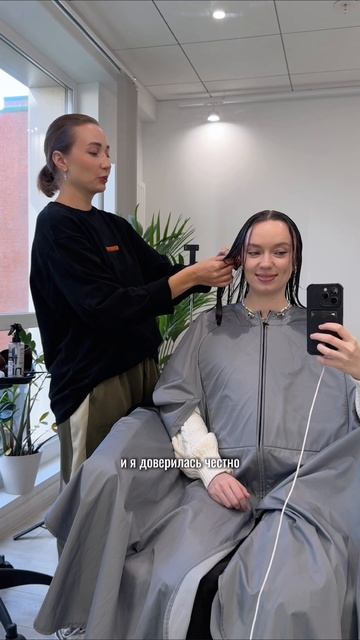 Как я стригла себе каре  прически стрижки волосы уходзасобой стиль