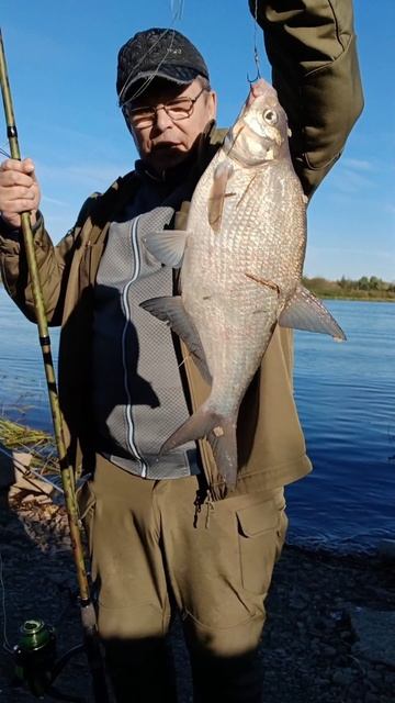 Напоследок клюнул ЛЕЩ!!!