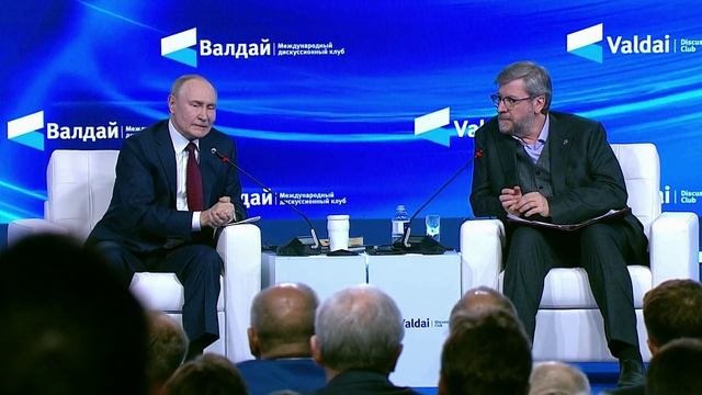 «Нет разницы, за что сражались Кирк и Глосс». Путин о трагедии в США и традиционных ценностях»