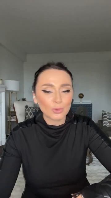 Он делает мне внушения?
