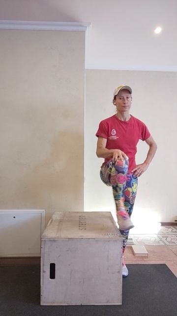 10/10 подъемы на бокс  на 1 ноге