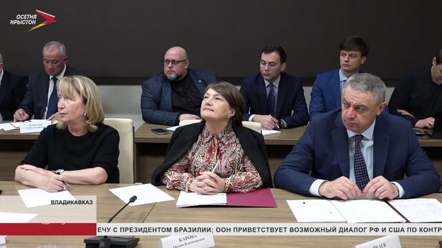 Борис Джанаев провел еженедельное аппаратное совещание