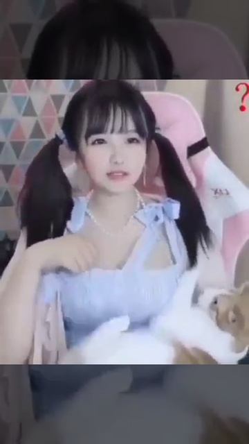 Миловидная японка играет со своей киской 🫦💖💋😸