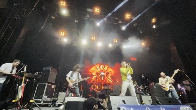 10 We are the Champions - 2