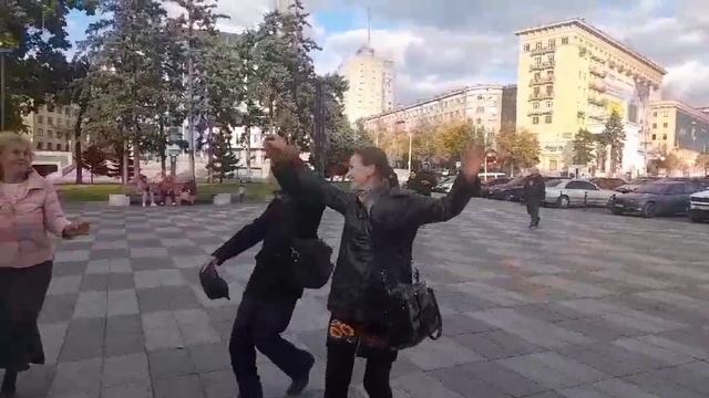 НА ТЕПЛОХОДЕ МУЗЫКА ИГРАЕТ ТАНЦЫ ХАРЬКОВ ОКТЯБРЬ 2025