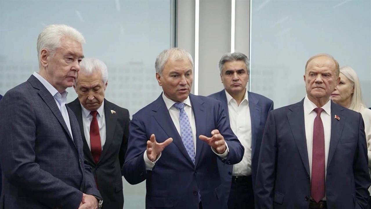 Вячеслав Володин и Сергей Собянин посетили центр практического обучения "Профессии будущего"