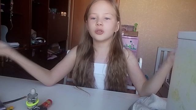 смотрим что в пенале лежит у меня.7 звёздочек