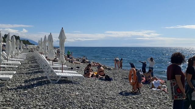 Толпы отдыхающих,море,сочи,сириус