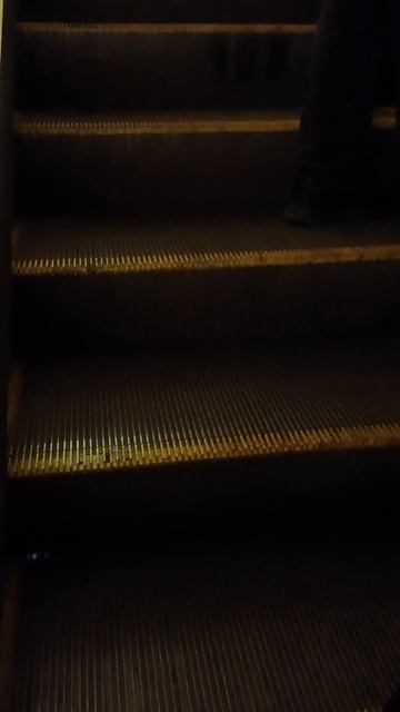 в метро очень красиво особено это видео