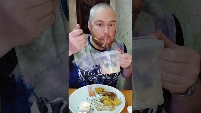 Картошка и курица с соусом блек пеппер. Как сходили за грибами. #мукбанг #еда